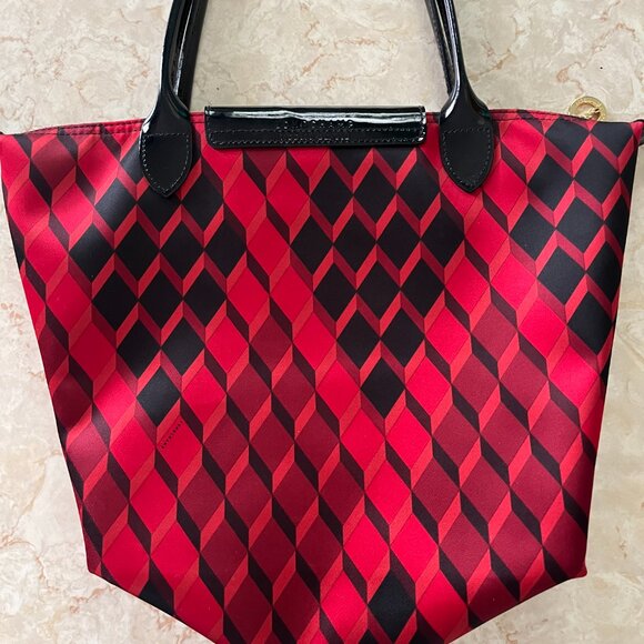 Longchamp Small Le Pliage Tote Red Geo Pattern Patent Leather - Picture 2 of 7